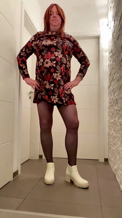 Nicki-crossdress seksi elbise, çorap, çizmeler