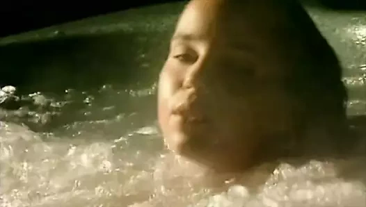 Jakuzide gece vakti anal sikiş