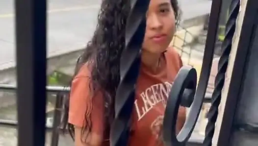 Evde beklenmedik bir ziyaretle sona eren sıradan bir öğleden sonra