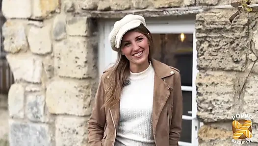 Penelope Chic, güzel sarışın, biraz sert seks istiyor