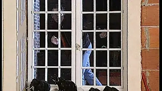 Ateşli Hizmetçi Tutkulu Oral Çılgınlığında Yarak Emiyor