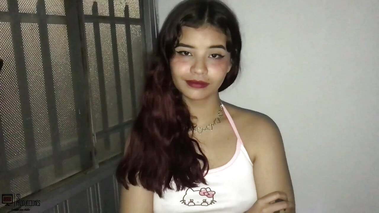Güzel kızıl saçlı üvey erkek kardeşi Carlos'un ateşli yarağını monte etti - İspanyolca porno