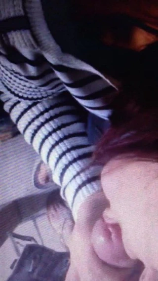 İlk oral seks filme deneyin ve ağzıma cumming