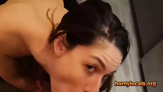 Kıçını her gün sert penisli olması gerekiyor