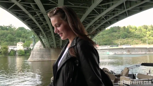 Çek sokakları - şimdiye kadarki en ürperen kız