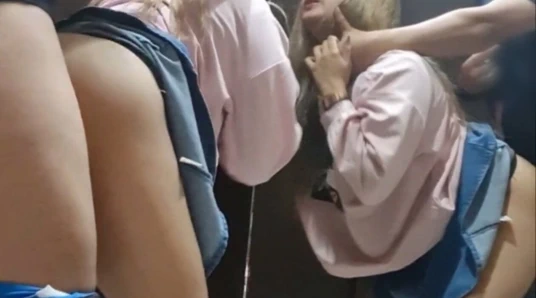 Hintli soyunma odasında seks riskli halka açık açık havada dölümü yutuyor