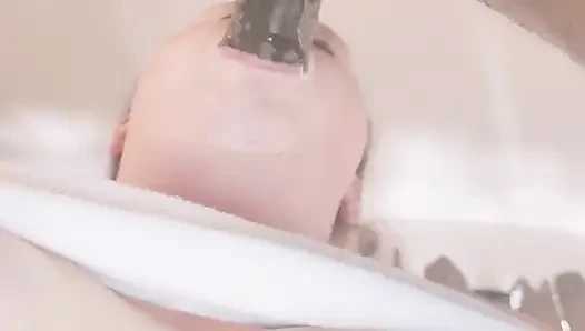 Amateur BBW Sloppy Blowjob with Cumshot