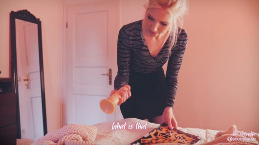 Scoopcake gizlice iç çamaşırı bir akşam yemeği partisinde lanet