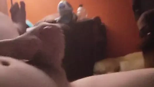 Canlı yayın sırasında cumshot.