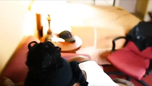 Knock Knock the Champ burada