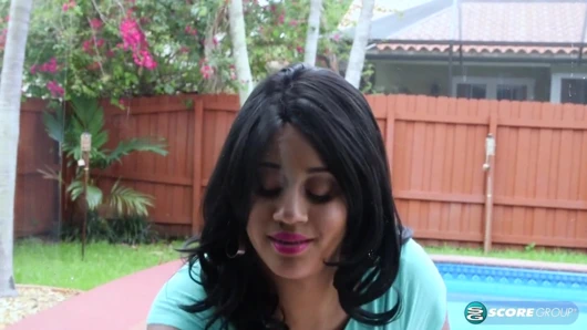 Dünyanın en büyük sütyenli hizmetçisi