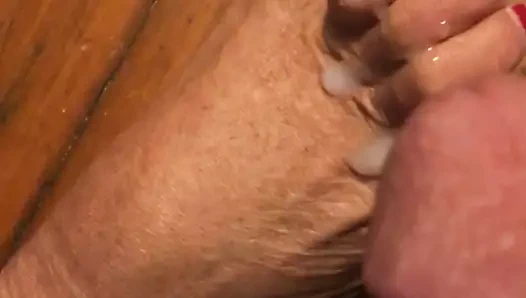 mastürbasyon benim Cum üzerinde ona ayak