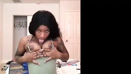 Dövmeli ve pirsingli - pirsingli ve dövmeli alt ve emo hatunlar