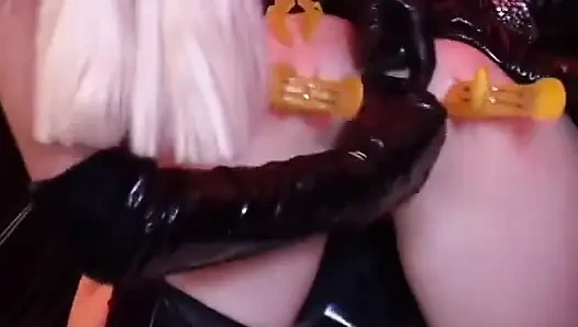Sevimli filn kaplı bebek siyahlı birkaç sıkı sahibe tarafından amını siktiriyor
