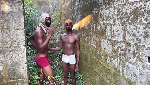 Küçük ikizi çalıda siktim