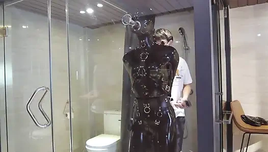 Mz20 - lateks kıyafetli kız cam odada kilitli