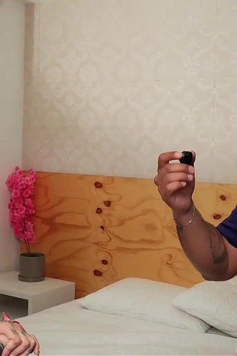 Influencer Evimi Gezmek Için Geldi Ve Sonunda Birlikte Olduk