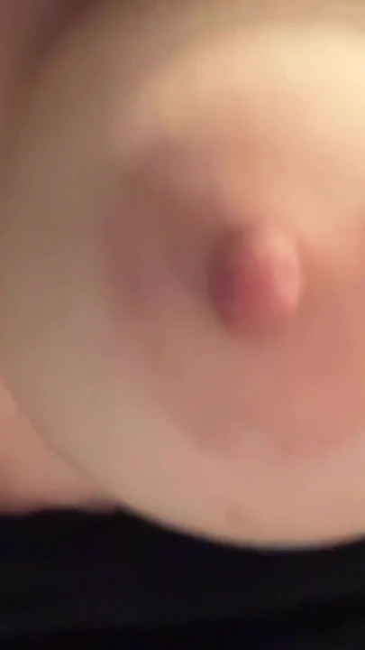 İtalyan orta yaşlı seksi kadın Artemisia love ateşli solo büyük göğüsler bouncinh seansı kamera için yakın çekim | Klip 2