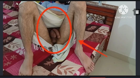 Wow ilk kez gece yarısı Hintli yarağı lungi'de tutuyorum