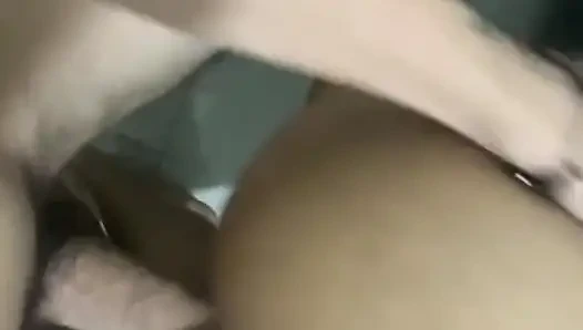 Üvey kız kardeşimi sikiyorum