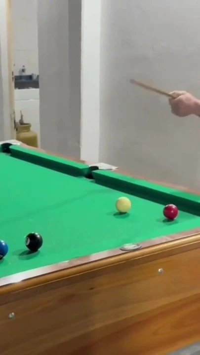 Sr Carmona ve Victor Ferraz çıplak bilardo oynuyor | Klip 2