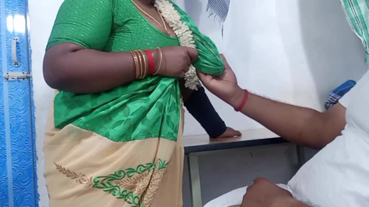 Kiralık Seks - Ev Sahibi Fuck Kiracı Karısının Kedi ve Göt İlk kez anal ağrılı sikiş