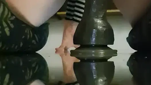 Büyük zenci yarağı dildoma biniyorum