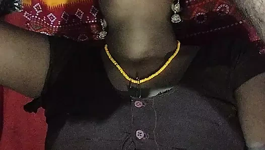 Hintli evli kadın sert chudai'mizi gırtlağına kadar alıyor