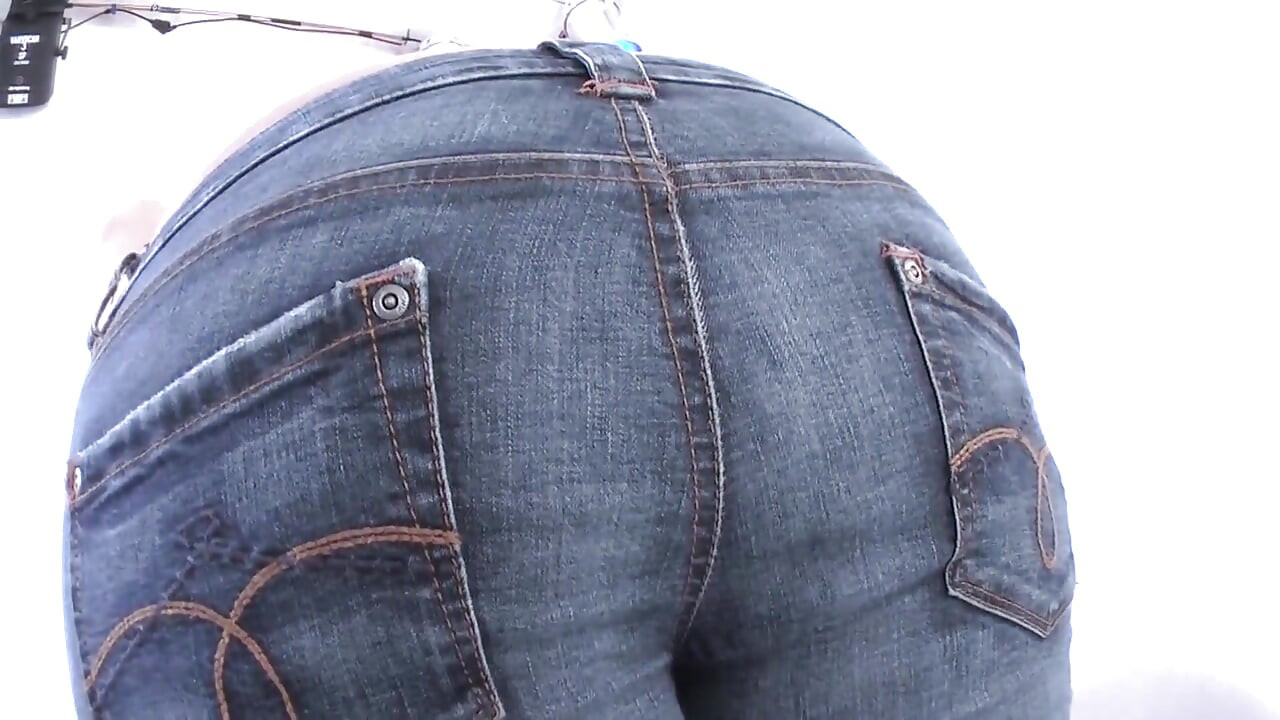 Lisa yaklaşan bir porno yıldızı mı?