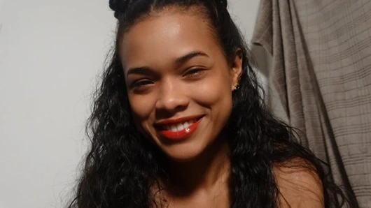 O harika bir manzaranın tadını çıkarırken bu yarağı boğazıma kadar alıyorum. Hızlı elle muamele