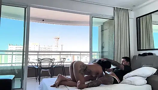 BREZILYALı TURIST O KADAR ÇOK SIKIŞIYOR KI BENI TITRETIYOR