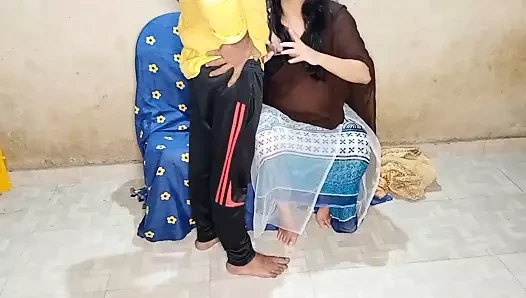 Sasu Maa Ko Trick Se Pata Kar Table Par Chudayi Kiya