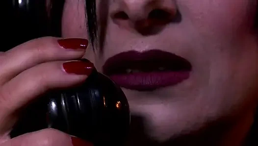 İç Çamaşırlı Bağlı Gotik Kız Yoğun Yarak Yolculuğu Yapıyor