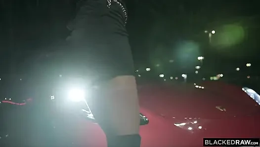 Blackedraw seksi esmer anya büyük zenci karşı koyamıyor