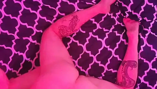 Skycam partiden sonra orta yaşlı seksi kadını rastgele bir adam tarafından sikilirken yakalıyor.