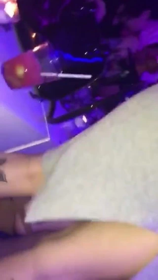 Sem calcinha no baile