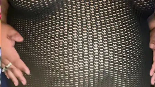Net elbise azdırıyor: zenci ssbbw net elbise içinde kıvrımlarını gösteriyor