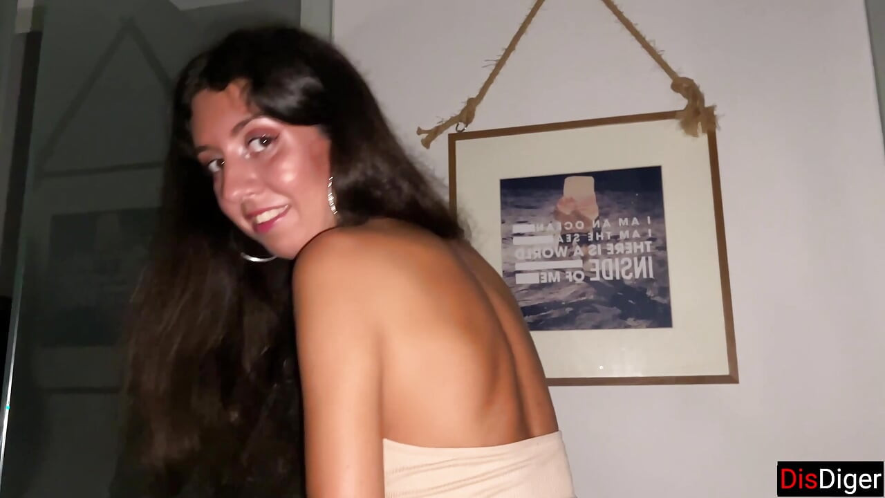 Azgın kız gece kulübü tuvaletinde seks yapmayı kabul etti