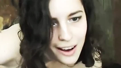 Busty esmer Mastürbasyon üzerinde kam