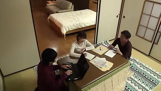 PT4 Sneaking around in a kotatsu and playing pranks on the unprotected lower half of the body!