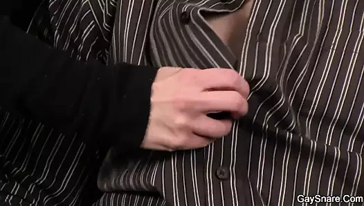 Muscle adam olduğunu kandırdın içine eşcinsel seks