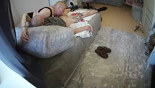 Kayınvalidem mola sırasında bana sakso çekiyor