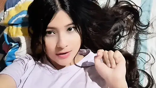 Seksi Kolombiyalı kızın evde mastürbasyonu