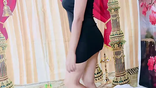 Genç nepalli kız erkek arkadaşının yarağına biniyor ve amcığının içine boşalıyor