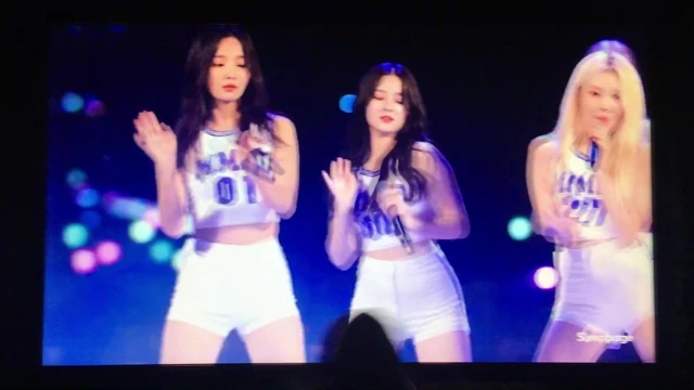 Momoland nancy boşalmak haraç 4