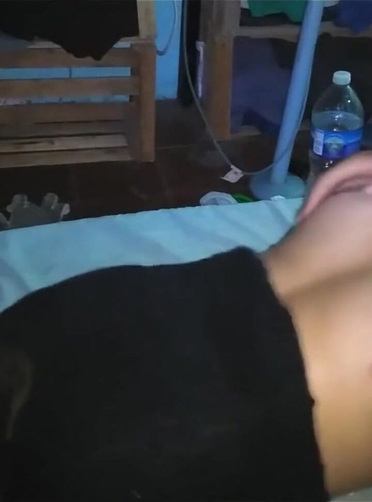 Güzel götüyle tanga ve siyah elbisesiyle domaltarak sikiyorum