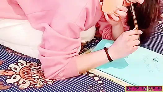 Bu azgın güzellik öğrencisini birden fazla yoğun orgazm için mastürbasyon yaparken izleyin