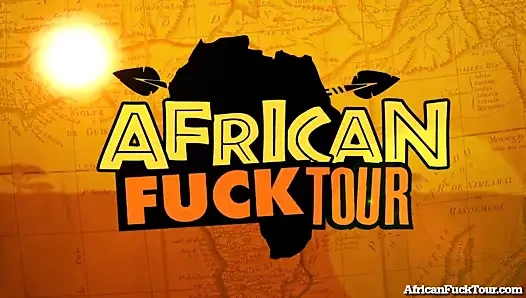 Afrikalı kız harika bir oral seks veriyor!