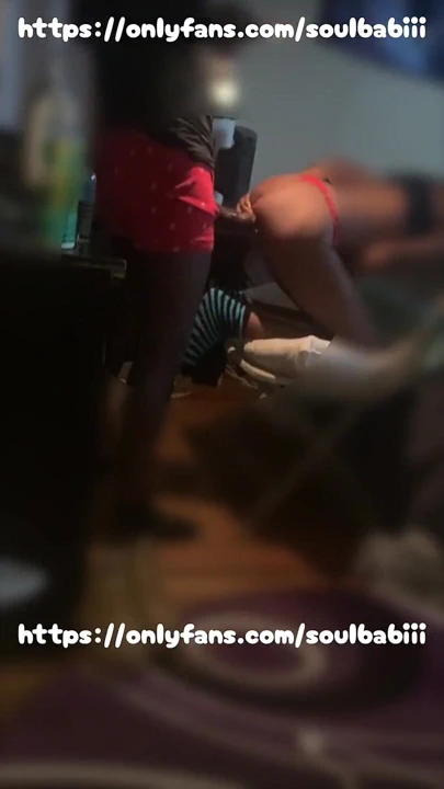 Sert sikilebilmem için eğildim