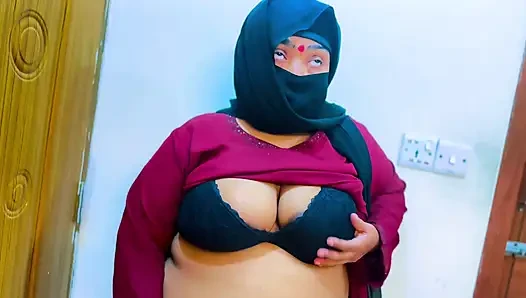 Ateşli hizmetçi ofiste işten sonra seksin tadını çıkarıyor - Suudi Arabistan'da Müslüman seksi hizmetçi kız